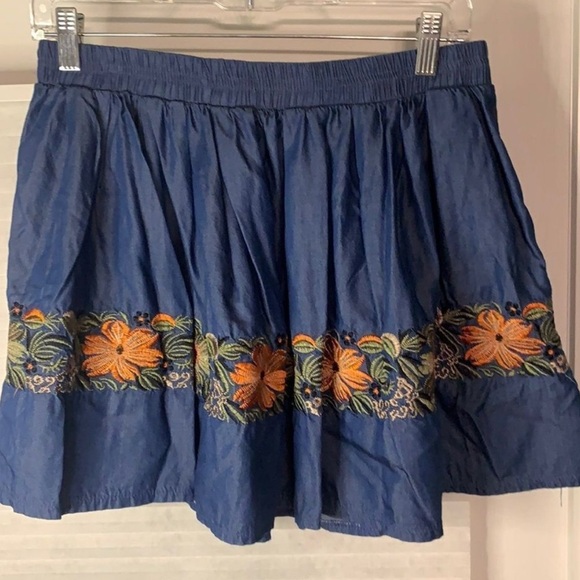 🆕POL Denim Embroidered Floral Skater Mini Shirt S🆕 - Picture 3 of 11